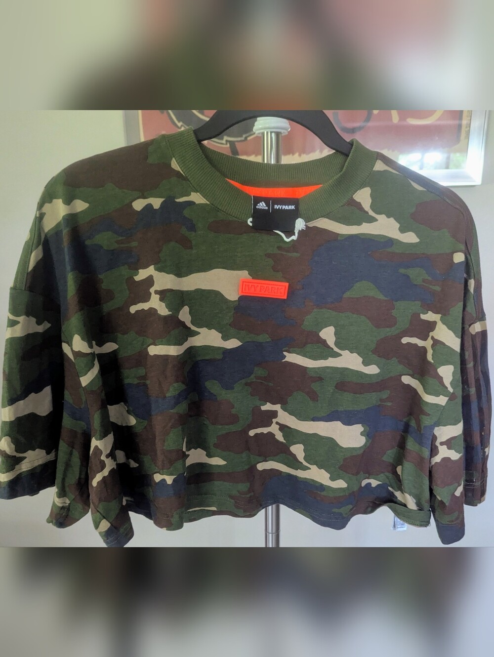 ✨ adidas x Ivy Park "Park Trail" Camo Cropped Tee ✨ NWOT Size L $35